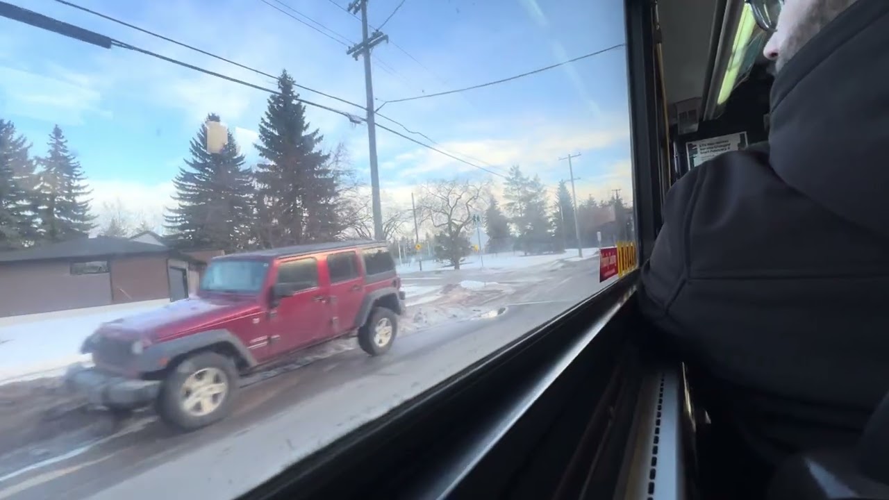 ETS bus 2005 New flyer D40LF #4466 9 Southgate 