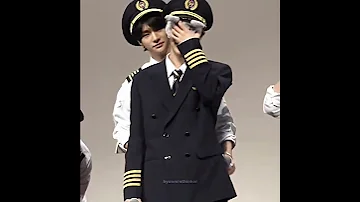 Seungjin S Hands On Each Other S Waist Straykids Hyunjin Seungmin Seungjin Hyunmin 