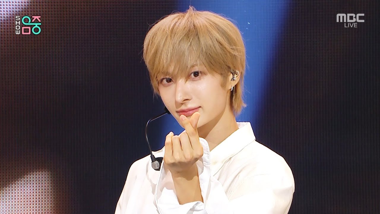 KickFlip (킥플립) - Band-Aid (반창고) | Show! MusicCore | MBC250927방송