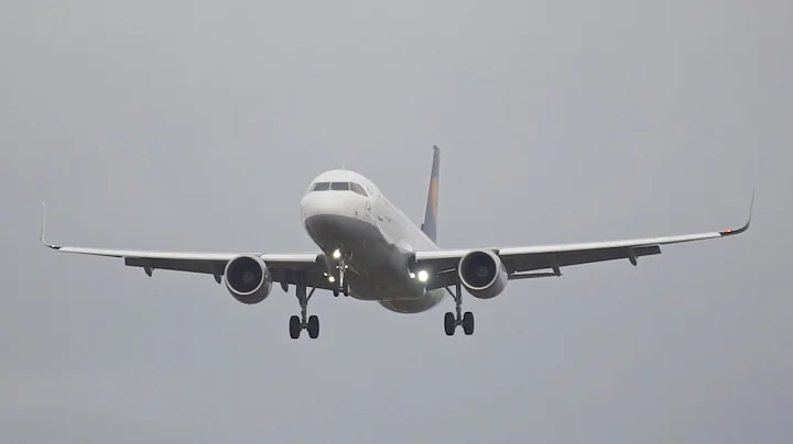 Lufthansa Airbus A320-214 D-AIUQ arrival at Munich Airport Landung Flughafen München