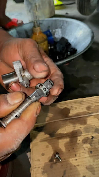 Bajaj Boxer timing chain tensioner fitting #bajaj #tvs #YAMAHA ￼