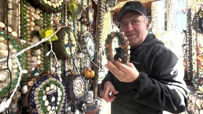 Man Pastes 350 000 Pennies Around His House