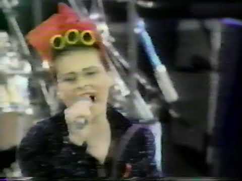 Queen x Lisa Stansfield - I Want To Break Free - 1992 Freddie Mercury Tribute