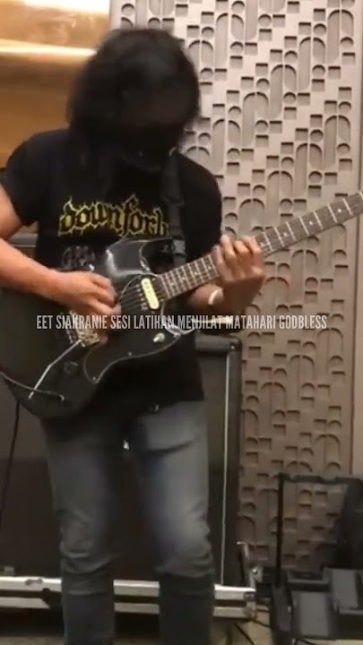 Eet Sjahranie Menjilat Matahari Godbless