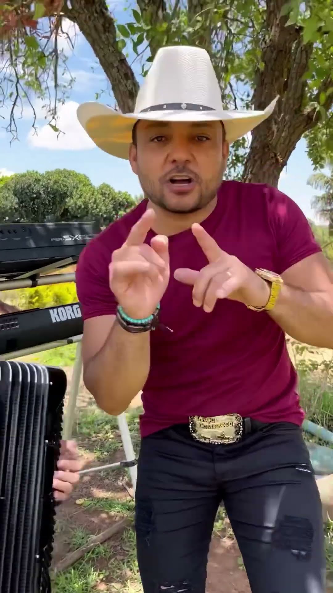 Leãozinho do forró é o novo fenômeno do momento com a música forró do meu Goiás quem gostar coment