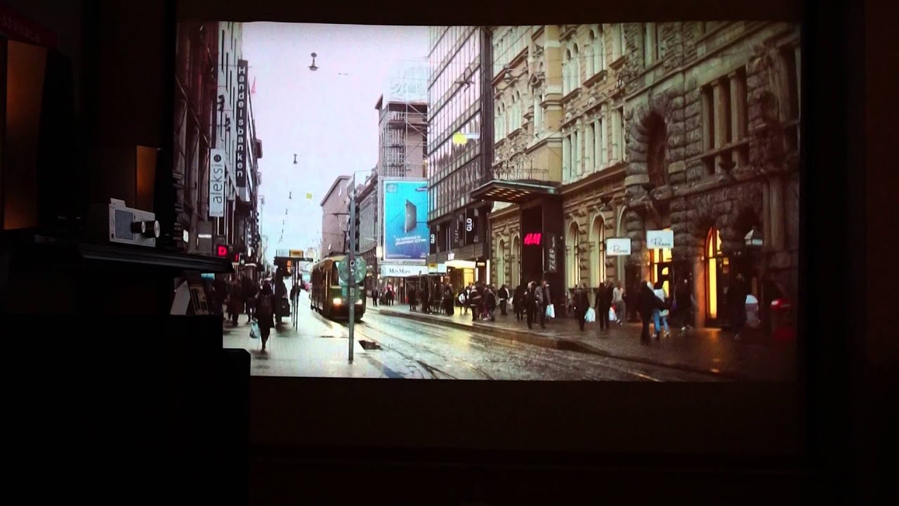 ソニー、ポータブル超短焦点プロジェクターLSPX-P1 のテスト動画 - YouTube
