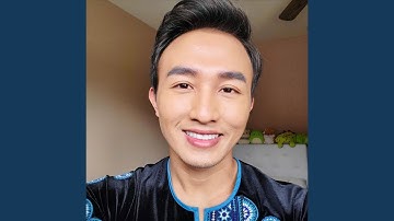 Nuj Nplhaib Thiab Ntxawm