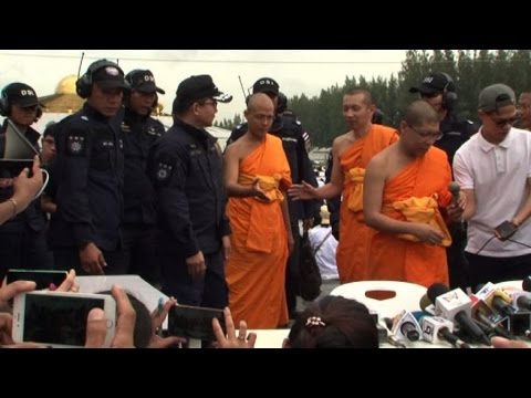 Video: Bomba Americana Usata Come Campana Di Preghiera In Un Tempio Buddista In Laos - Rete Matador