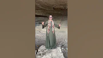أنا صعيدي من أسيوط جاي أقول موال بالطبل والمزمار قالوا الصعيد فيه ضرب نار وناس اشرار رائد عادل 