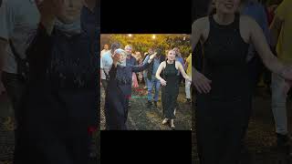 Akçaabat Kır Düğünü Türkü Söyleyen Uşak Resimi