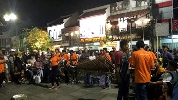 Bisane Mung Nyawang - Angklung Rajawali Jogja Malioboro