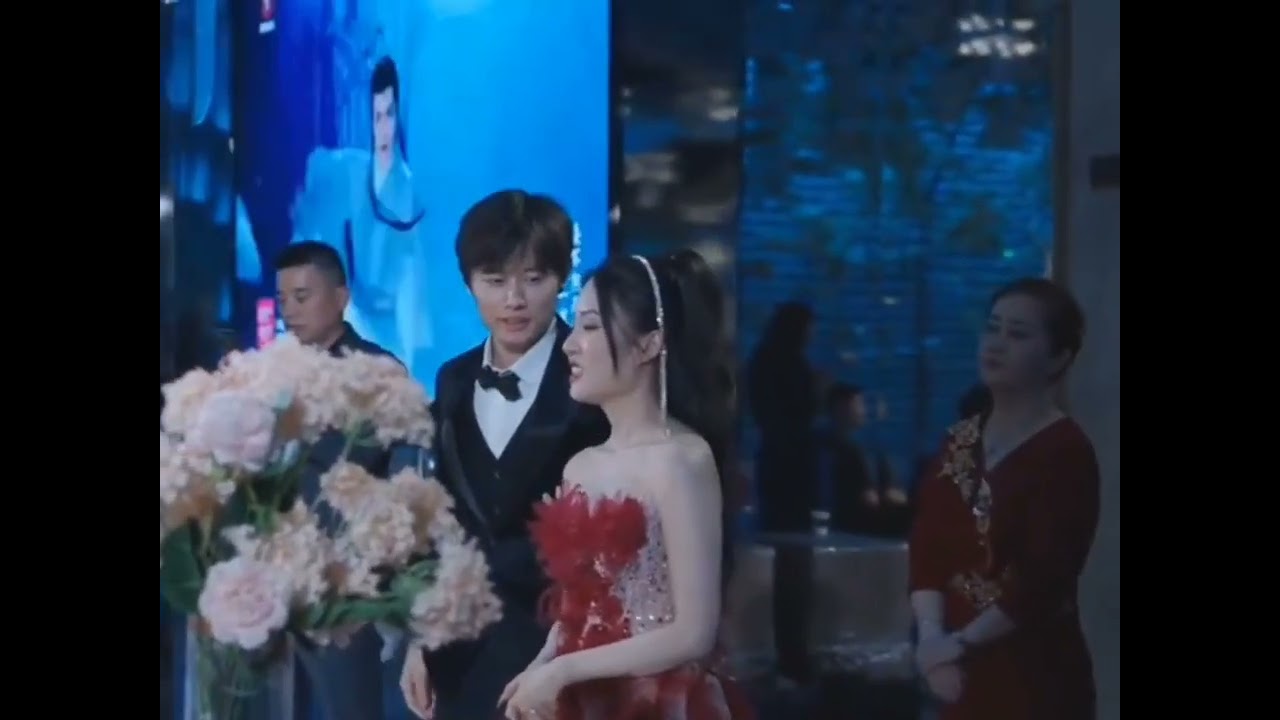 【黄霄雲】闺蜜婚礼现场演唱《要不然我们就这样一万年》 让我们在这优美的歌声中，一起祝福新人！