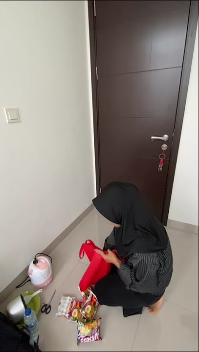 #dayinmylife karena udah sering belanja di toko biru gantian belanja di toko merah