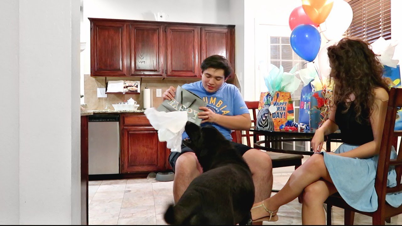 WHAT I GOT MY BOYFRIEND FOR HIS BIRTHDAY! - YouTube