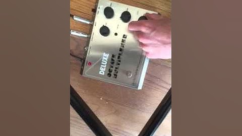 Electro-Harmonix Deluxe Octave Multiplexer (4 knob)