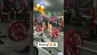 😱Girl Peeing At Gym While Lifting Weight😂😂