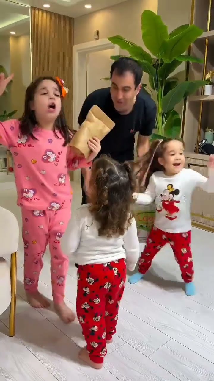 Çocuklara süpriz birisi geldi acaba kim ❤️