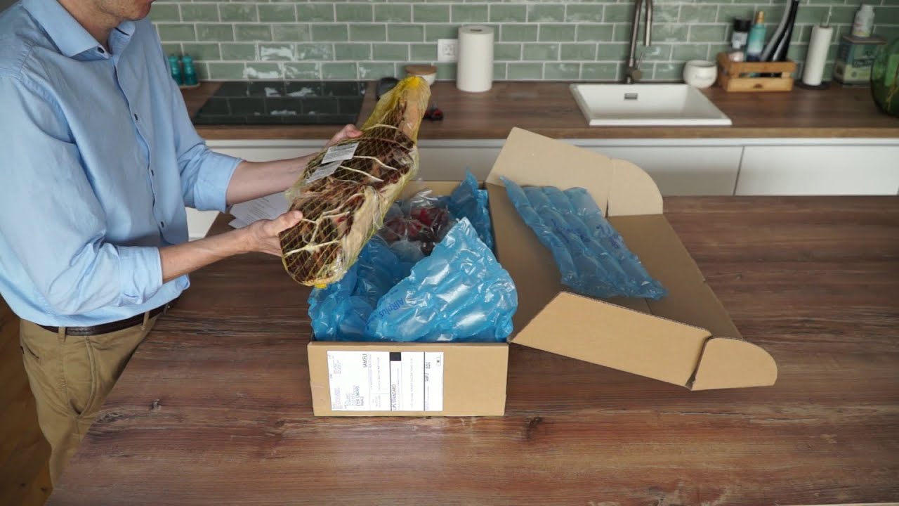 Unboxing of a boneless "jamón" (spanish ham) from ibergour.com