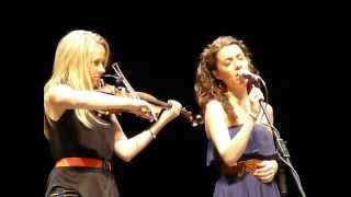 2014 New Bedford Folk Festival - RUNA - Ain't No Grave Gonna Keep My Body Down chords