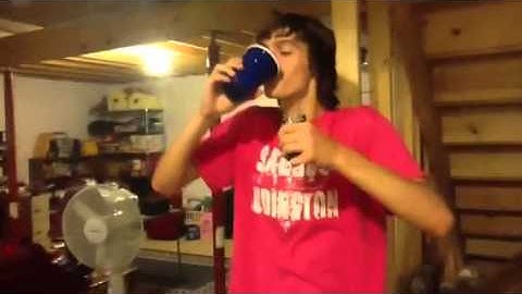 Mika does Pop Rocks and Coke challenge