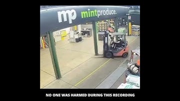 Daily Safety Fails🤯This is WHY Distracted Driving is Dangerous🤯 #safetyfails #forklift #fails