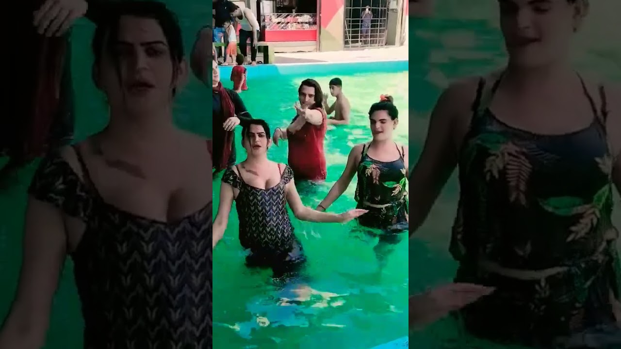 ⁣Hot Shemale Swimming pool Sex Dance