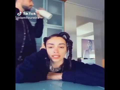 Ελένη Φουρέιρα: Οι βόλτες στην Αθήνα με ανανεωμένο look!