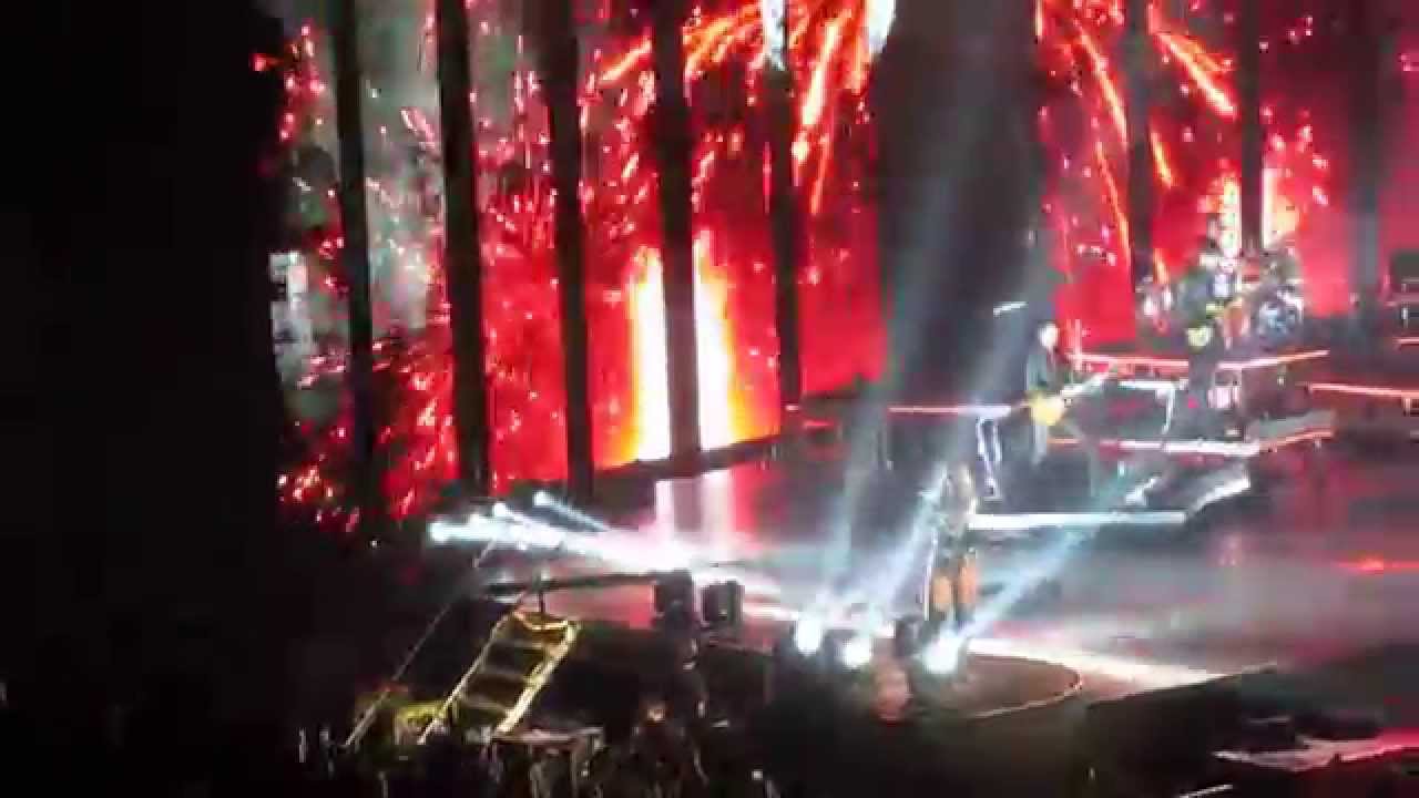 Shania Twain Man I feel like a woman LIVE from Buffalo October 3rd 2015
