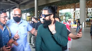 KGF Star Yash Grand Entry At Mumbai Airport | Rocky Bhai