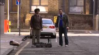 IT Crowd bomb disposal robot