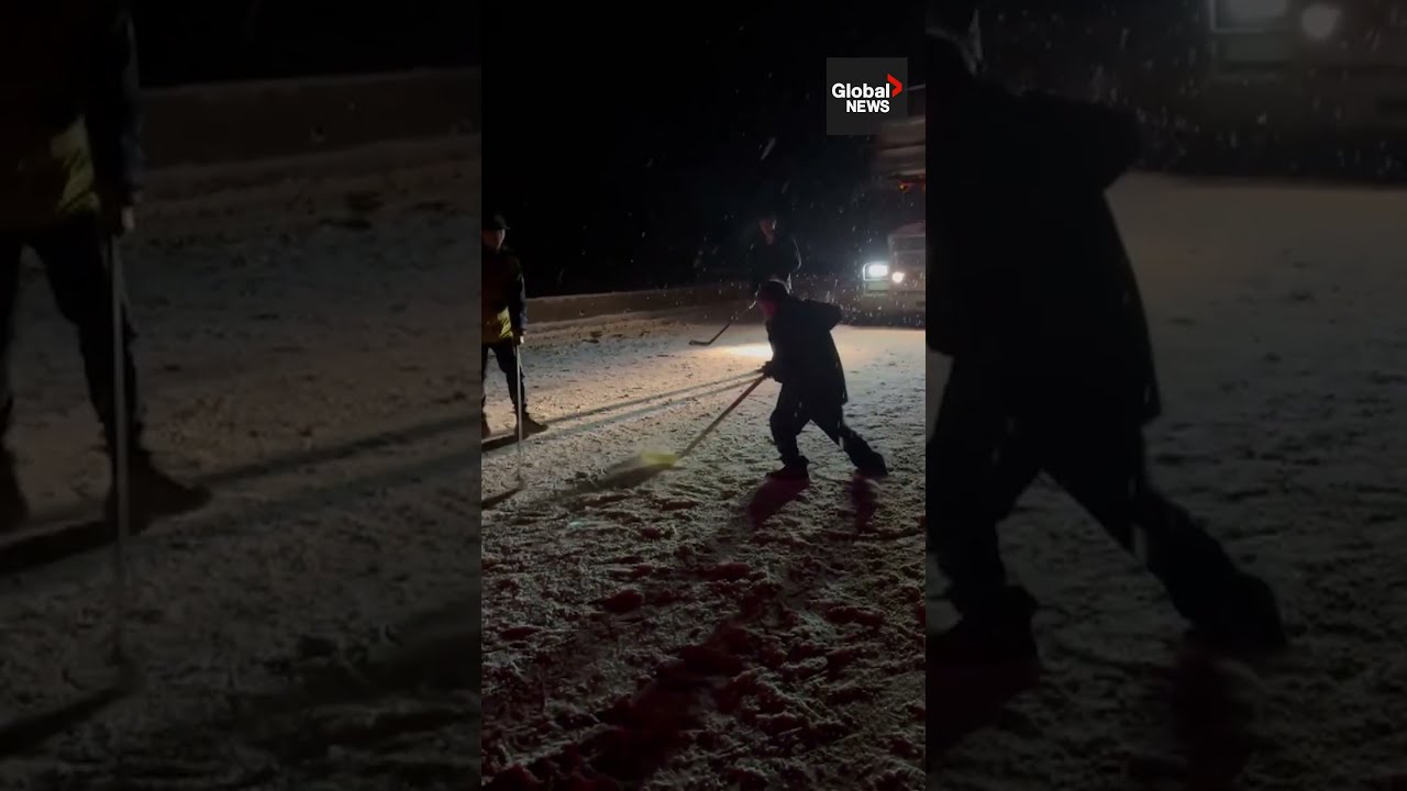 Highway Hockey Game Breaks Out In Very Canadian Moment On Shuttered BC Road 