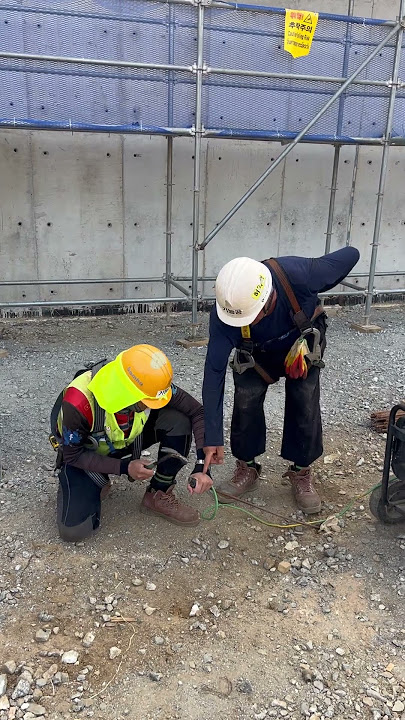 บอกให้ระวังไม่ได้่บอกให้ตีมือตัวเอง #construction #คนไทยในเกาหลี #นักล่าเงินวอน #จ๊าบบ่าวบึงกาฬ￼