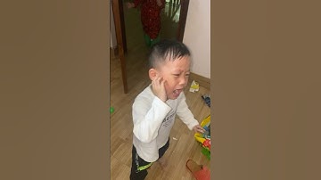 Pipi hiền lành bị chip cào vào mặt. Người chị ghê gớm suốt ngày bắt nạt em thôi#shorts