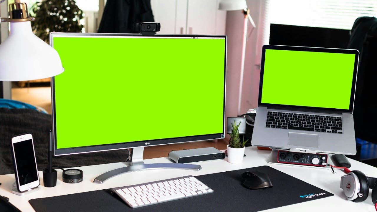 2 PC Green Screen - YouTube