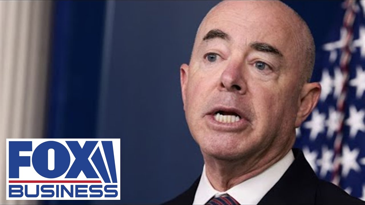 This Biden official 'finally' pushes back against lifting Title 42