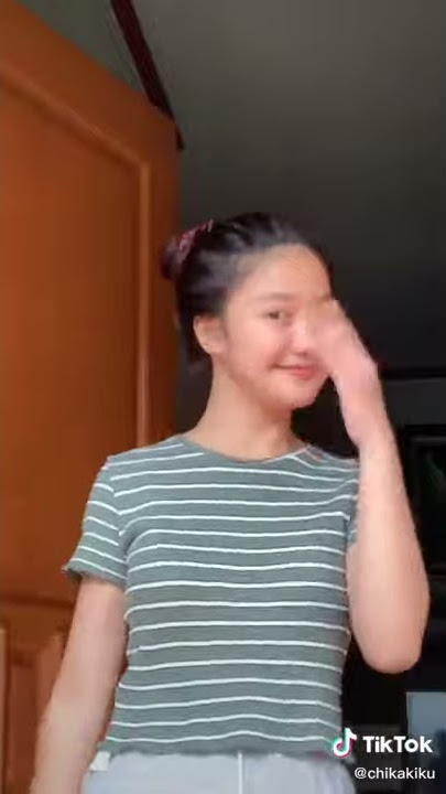 Video Tiktok Pertama Chikaku Cantik Gemes | TikTok Cewek Cantik Goyang Pinggul #Shorts