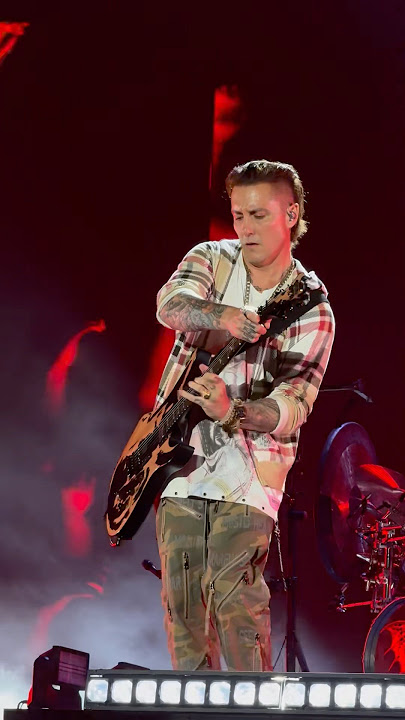 Afterlife 🔥🤘🤘 #avengedsevenfold #synystergates #mattshadows #zackyvengeance #a7x #concert #live