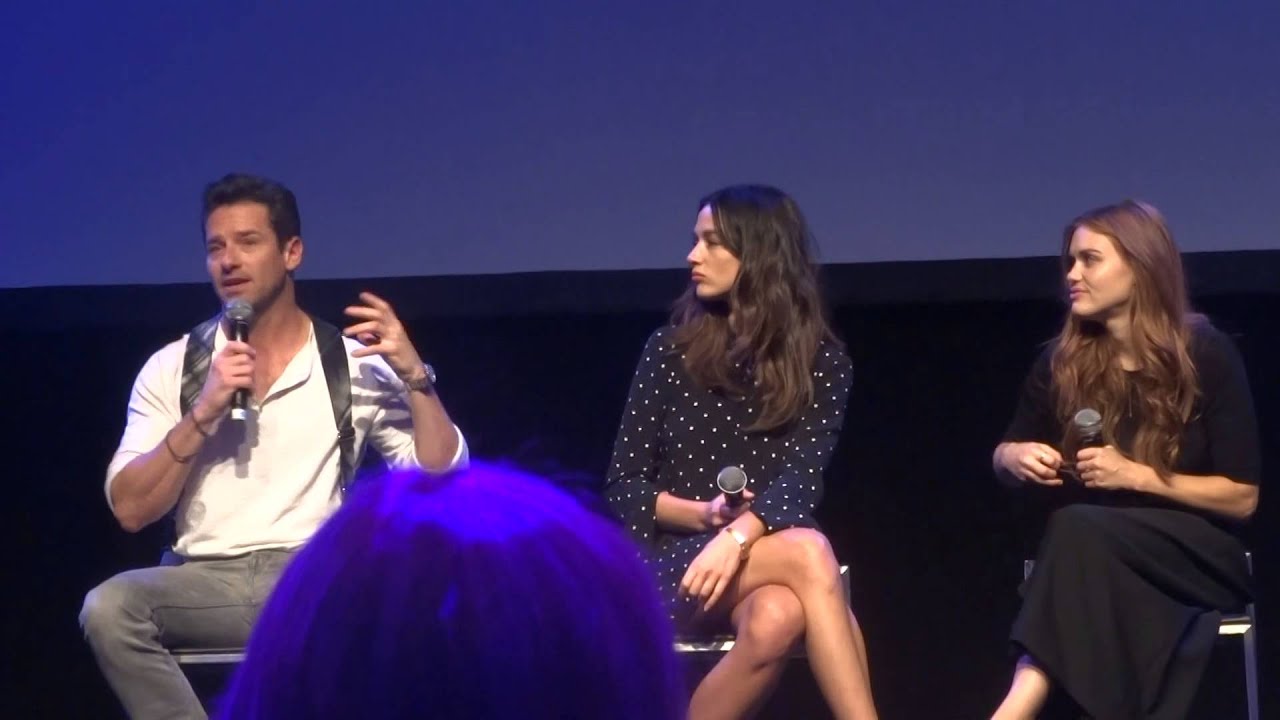 ian bohen and holland roden ian bohen crystal reed holland roden panel werewolfcon ian bohen and holland roden ian bohen crystal reed holland roden panel werewolfcon
