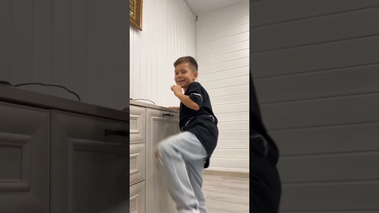 Coffin Dance meme 😂😂