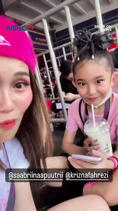 Download lagu KESERUAN! Ayu Ting Ting Bersama Bilqis Nonton Konser Black Pink #selebonnews #shorts #ayutingting