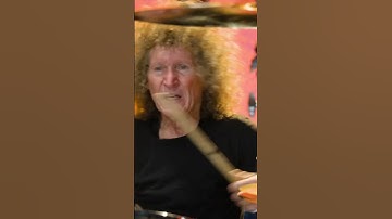 Thumbnail of Tommy Aldridge performs “Bark At The Moon” by Ozzy Osbourne🤟🏼#drumeo #ozzyosbourne