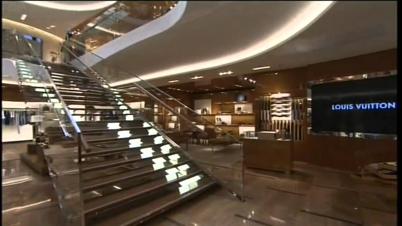 Louis Vuitton Roma Etoile store, Italy