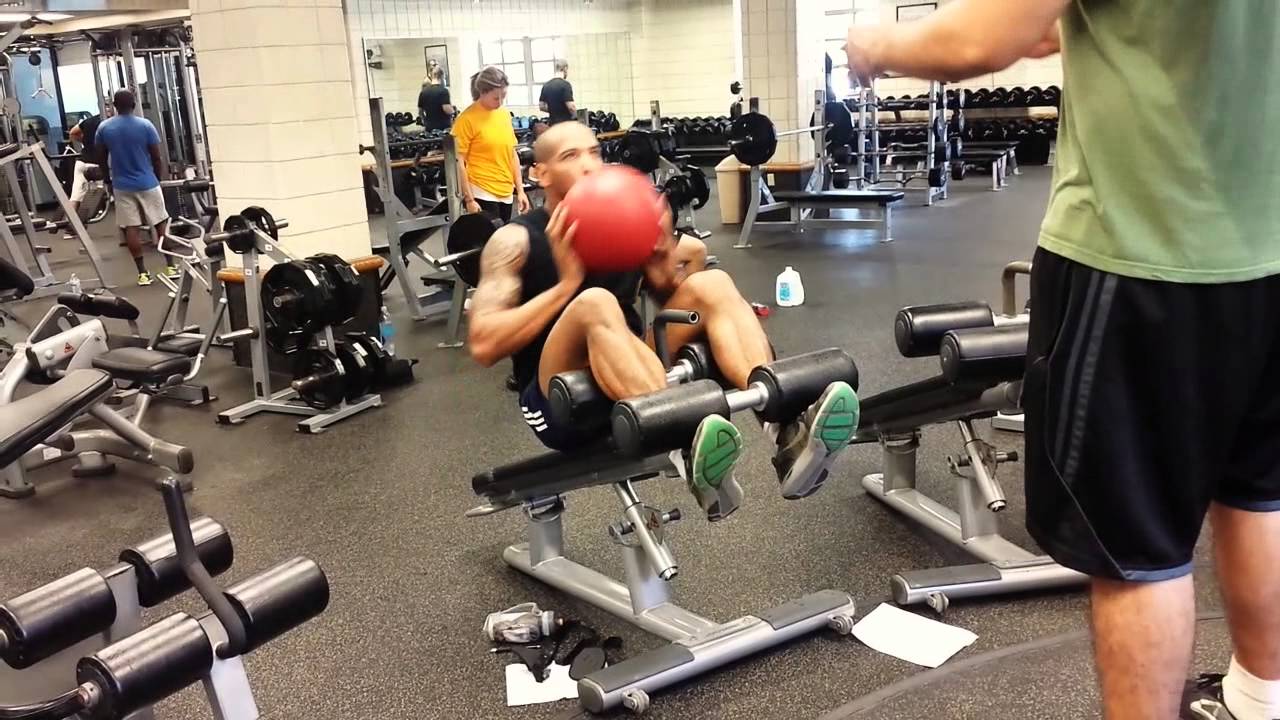 Decline Bench Ab workout with medicine ball throw - YouTube