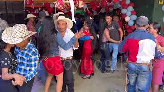 Así se baila en aldea matazano Chiquimula mira que bonitas muchachas aquí 