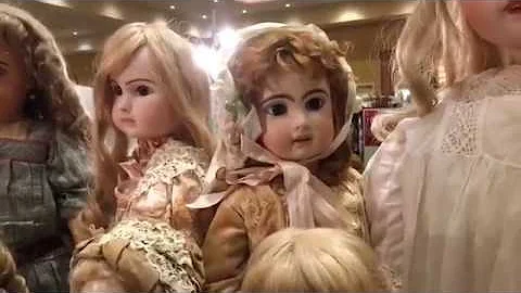 LIVE with Cynthia Orgeron at UFDC in Orlando | Meeting the Doll Shop Owners