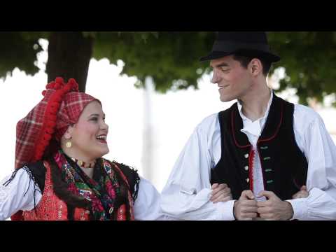 Ana Rucner feat. HKUD Osijek 1862 - Drmeš pleše cijeli svijet