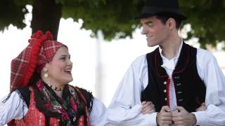 Video thumbnail of "Ana Rucner feat. HKUD Osijek 1862 - Drmeš pleše cijeli svijet"