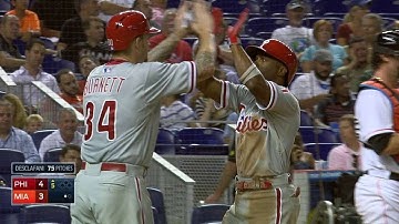 PHI@MIA: Rollins lifts a two-run shot to right field