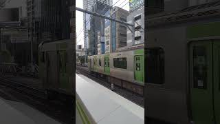 浜松町駅｜山手線（JR東日本E235系電車）内回り列車の到着。2024/4/13（東京都港区）Yamanote Line Hamamatsucho Station Tokyo JAPAN TRAIN