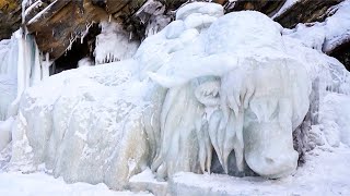 На Байкале построили ледяные скульптуры мифических и реальных существ